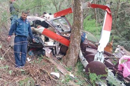 Helicopter Crash: दर्दनाक हादसे में पायलट समेत छह यात्रियों की मौत, सीएम ने जांच के दिए निर्देश