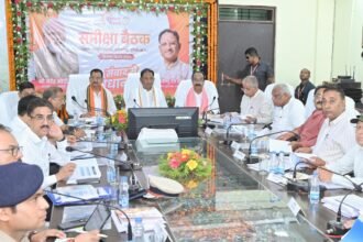 मुख्यमंत्री के कड़े तेवर- लापरवाह अधिकारियों पर गिरी गाज, मुंगेली और जीपीएम जिले में हुई कड़ी कार्रवाई