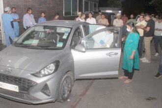 तीन मासूम बच्चों सहित एक ही परिवार के सात लोगों ने की आत्महत्या, कार में मिला सुसाइड नोट, जानिए क्या है वजह