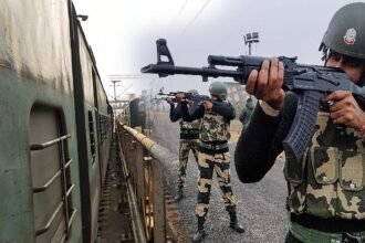 रेलवे के चार अधिकारी सस्पेंड, अमरनाथ यात्रा ड्यूटी पर जा रहे 1200 बीएसएफ जवानों को जर्जर ट्रेन देने का मामला