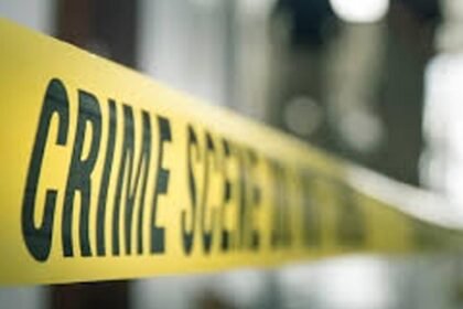 शारीरिक संबंध बनाने को लेकर हुआ विवाद! शादी के 18 दिन बाद ही पत्नी ने पति की कुल्हाड़ी से वार कर...कर दी हत्या