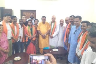 एमआईसी सदस्य सीमा साहू कांग्रेस छोड़ भाजपा में हुई शामिल, सांसद विजय बघेल ने कराया पार्टी में प्रवेश