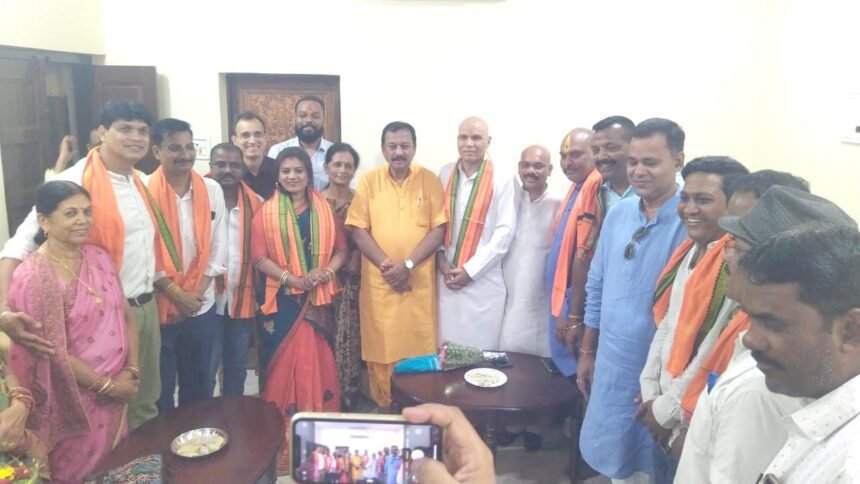 एमआईसी सदस्य सीमा साहू कांग्रेस छोड़ भाजपा में हुई शामिल, सांसद विजय बघेल ने कराया पार्टी में प्रवेश