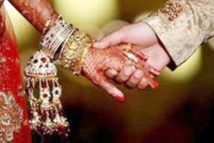 वाह रे मोहब्बत: सास को हो गया दामाद से प्यार, बेटी के लिए तय किया था रिश्ता… होने वाला दामाद बना पति