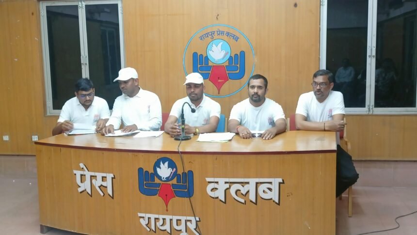 छत्तीसगढ़ में आधार ऑपरेटर चिप्स (आधार एजेंसी) की धांधली से परेशान, सरकार से की कार्रवाई की मांग