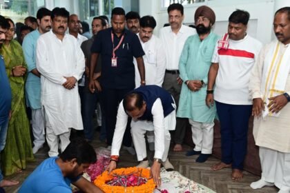 मुख्यमंत्री विष्णु देव साय ने स्वर्गीय निखिल कश्यप को दी श्रद्धांजलि, शोक संतप्त परिजनों से की मुलाकात