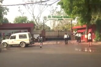 पांच स्कूल को बम से उड़ाने की धमकी, बीते तीन दिन में 10 स्कूलों को धमकी भरे ई-मेल, जांच में जुटी पुलिस