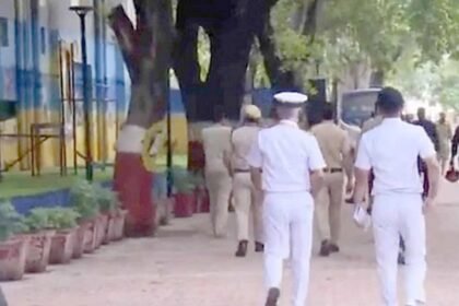 तीन स्कूलों को बम से उड़ाने की धमकी, मचा हड़कंप, मौके पर पहुंची पुलिस टीम