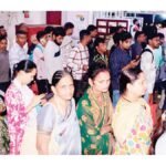 राखी भेजने डाकघर में लगी लंबी कतार, डाकघरों में रजिस्ट्री बंद, महंगे स्पीड पोस्ट से ही पार्सल भेज सकेंगे