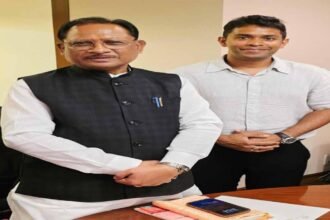 बस्तर के होनहार अविनाश से टोक्यो में मिले मुख्यमंत्री साय, छत्तीसगढ़ में उद्योग स्थापना को लेकर हुई चर्चा