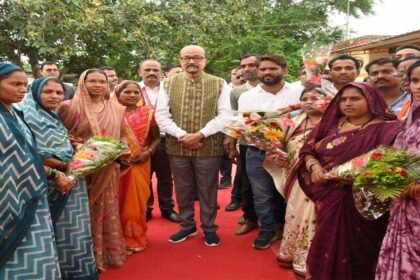 गोद ग्राम सोनपूरी में राज्यपाल का जनसंवाद, अंतिम पंक्ति तक योजनाओं के लाभ पर जोर