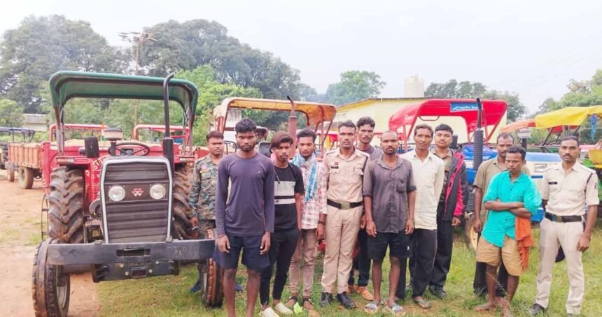 अवैध रेत उत्खनन पर प्रशासन की सख्ती, आदेश के उल्लंघन पर 14 ट्रैक्टर जब्त