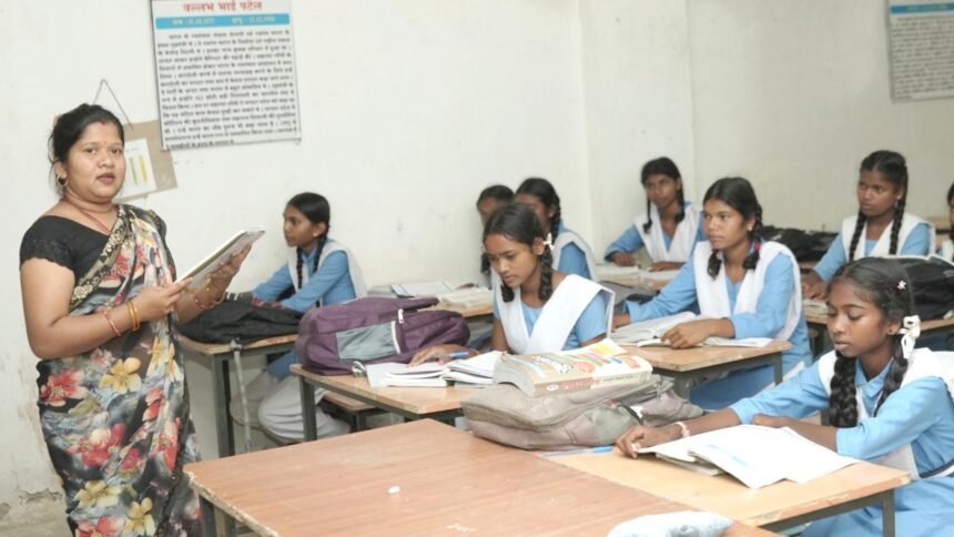 दूर हुई शिक्षकों की कमी, अतिथि शिक्षको की नियुक्ति से विद्यार्थियों में खुशी