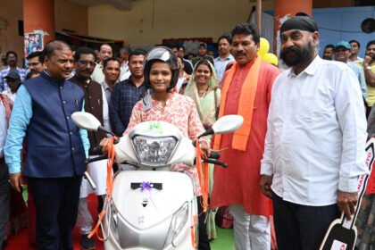 वनमंत्री कश्यप रजत जयंती कार्यक्रम व मुख्यमंत्री शिक्षा गौरव अलंकरण सम्मान समारोह में हुए शामिल