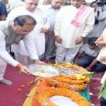 मुख्यमंत्री विष्णु देव साय ने पूर्व प्रांत प्रचारक शांताराम को दी श्रद्धांजलि, पार्थिव शरीर पर पुष्पचक्र अर्पित कर किया नमन