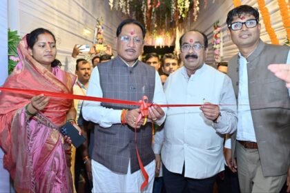 मुख्यमंत्री विष्णु देव साय ने रायगढ़ जिले के ग्राम गढ़ उमरिया में नवगुरुकुल का किया शुभारंभ