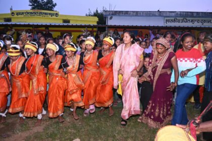 महिला एवं बाल विकास मंत्री राजवाड़े संबलपुर में करमा तिहार उत्सव में हुईं शामिल