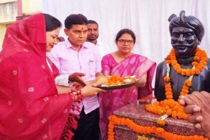 शहीद वीरनारायण सिंह के बलिदान आने वाली पीढ़ियों को सदैव प्रेरित करता रहेगा- मंत्री टंकराम वर्मा