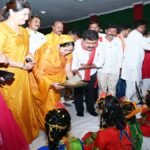 उपमुख्यमंत्री शर्मा माँ दुर्गा की महाआरती में शामिल होकर सेवा भजन की, नवरात्र पर्व पर किया मंदिरों और पंडालों का दर्शन