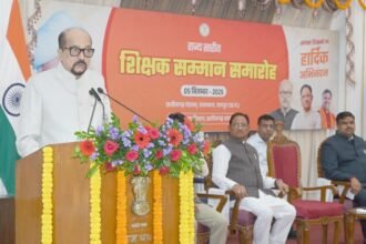 शिक्षक अपने विद्यार्थियों के लिए रोल मॉडल होता है: राज्यपाल रमेन डेका