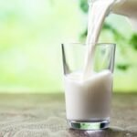 पैकेट का दूध पीने से बिगड़ी चार मासूमों की हालत, 2 साल की दीपांशी की मौत