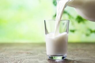 पैकेट का दूध पीने से बिगड़ी चार मासूमों की हालत, 2 साल की दीपांशी की मौत