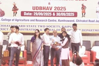 राज्य स्तरीय प्रतियोगिता में दिखा बलरामपुर की बच्चियों का हुनर, निहारिका ने मूर्तिकला में बाजी मारी, प्रतिभा ने लोकल क्राफ्ट में हासिल किया द्वितीय स्थान