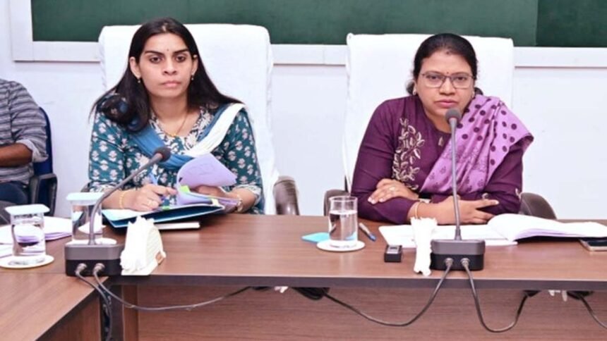 कलेक्टर लीना कमलेश मंडावी ने जनसमस्याओं, शिकायतों व मांगों से संबंधित आवेदनों का परीक्षण कर निराकरण करने दिए निर्देश