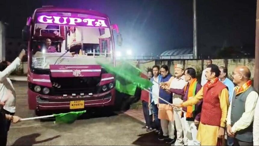 श्रीरामलला दर्शन योजना के तहत बस्तर जिले के 87 तीर्थ यात्रियों को किया गया रवाना