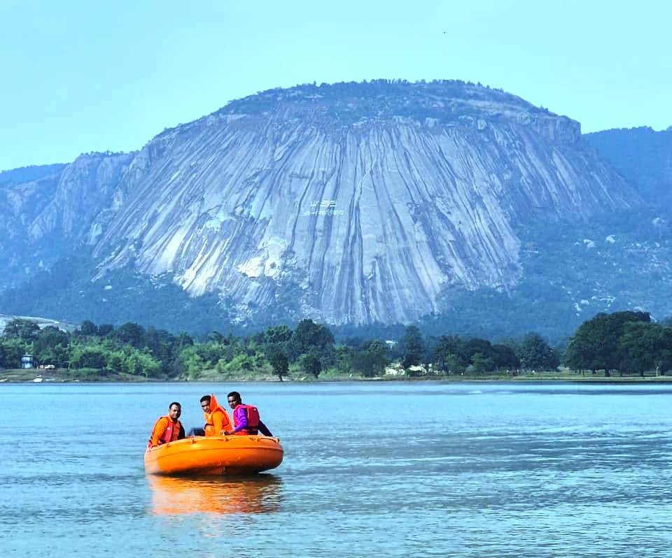 जशपुर जम्बूरी 2025 : प्रकृति, संस्कृति और साहसिक रोमांच का अनोखा संगम… पर्यटक उठा रहे हैं एडवेंचर का आनंद 3 image 7