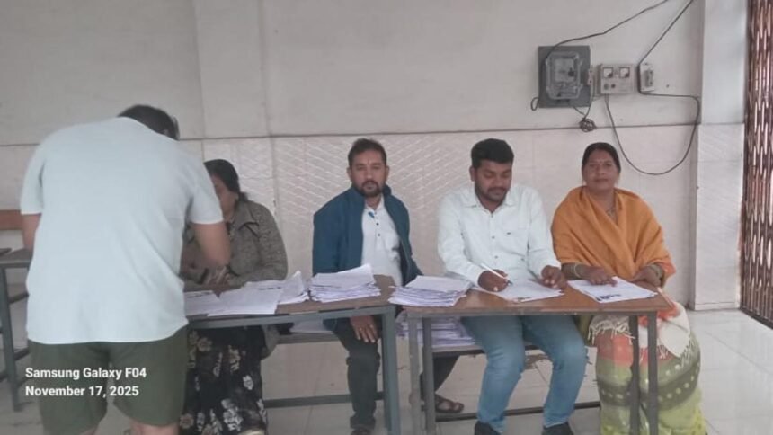 दुर्ग जिले में मतदाता सूची के पुनरीक्षण की प्रक्रिया तेज, अंतिम तिथि का न करे इंतजार, 4 दिसंबर से पहले जमा करने की अपील