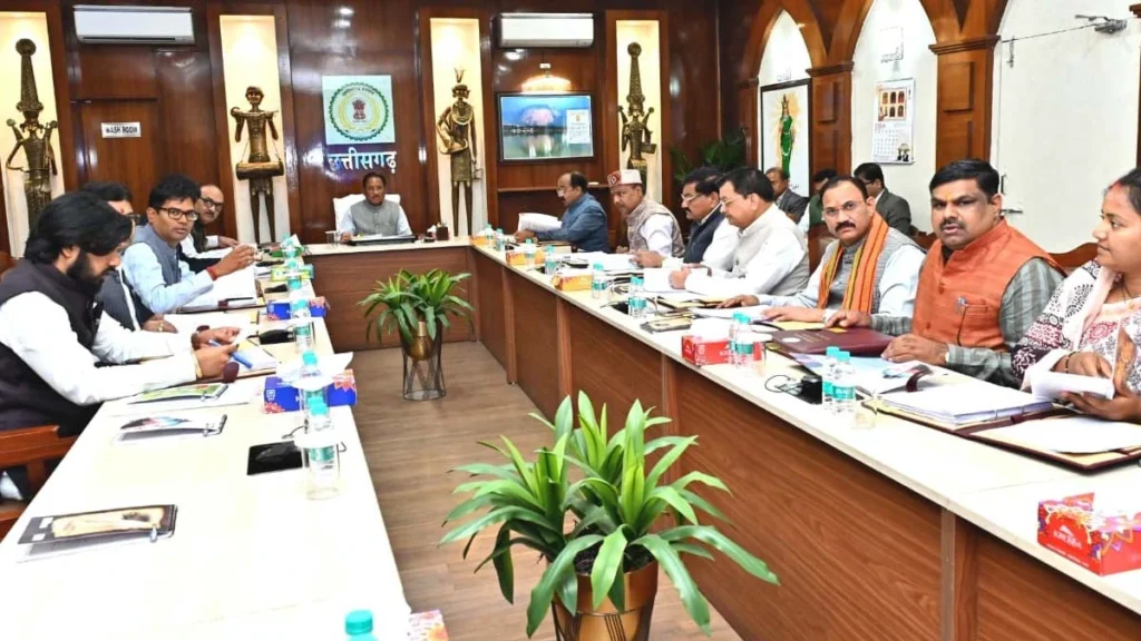 मुख्यमंत्री विष्णु देव साय की अध्यक्षता में सिविल लाईन स्थित मुख्यमंत्री निवास कार्यालय में आयोजित कैबिनेट की बैठक में अनेक महत्वपूर्ण निर्णय लिए गए – 2 2103