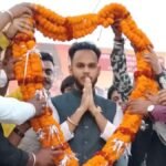 दक्ष वैद्य बने भाजपा किसान मोर्चा सोशल मीडिया के प्रदेश सहप्रभारी, आतिशबाजी कर जोरदार स्वागत