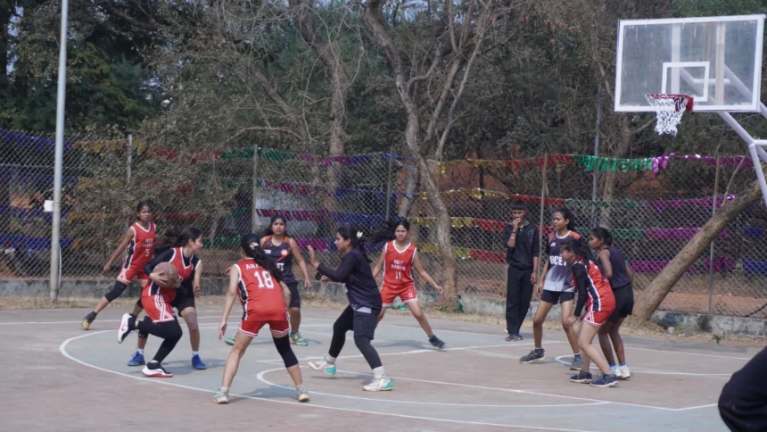 एनआईटी रायपुर में चार दिवसीय खेल महाकुंभ 'समर 2026' का भव्य आगाज, खेल मानसिक स्वास्थ्य व तनाव कम करने का माध्यम -प्रो. राव