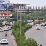 ग्रामीण और शहरी दोनों क्षेत्रों की सड़कें शामिल