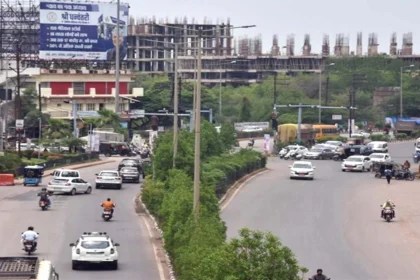 ग्रामीण और शहरी दोनों क्षेत्रों की सड़कें शामिल