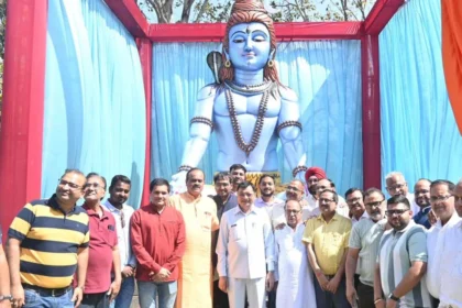 18 फीट ऊंचे शिव प्रतिमा का उद्योग मंत्री लखन लाल देवांगन ने पूजन अर्चना कर किया अनावरण, विभिन्न धार्मिक अनुष्ठानों में हुए सम्मिलित
