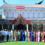 राज्यपाल के गोद ग्राम टेमरी के ग्रामीणों ने किया लोकभवन का भ्रमण