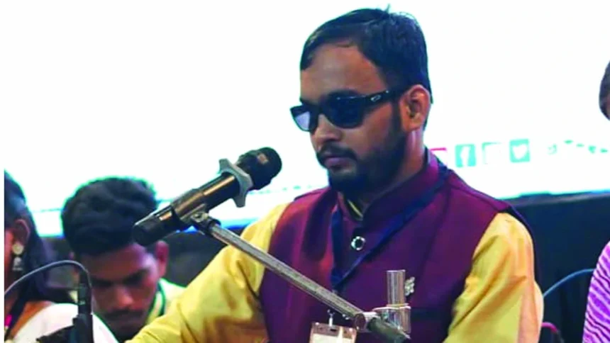 दृष्टि दिव्यांगता पर संकल्प की जीत: आत्मनिर्भरता की मिसाल बने अभिनंदन, अब गढ़ रहे नई प्रतिभाओं का भविष्य