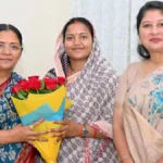 केंद्रीय महिला एवं बाल विकास राज्यमंत्री सावित्री ठाकुर से मंत्री लक्ष्मी राजवाड़े ने की सौजन्य भेंट