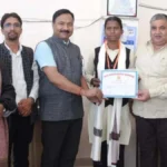 राजेश अग्रवाल ने हैमर थ्रो में राज्य स्तर पर तृतीय स्थान प्राप्त करने वाली छात्रा सुधा सिंह को किया सम्मानित