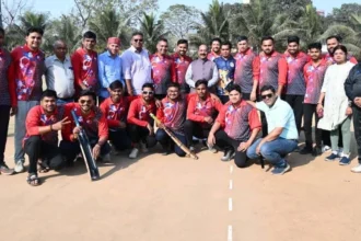 स्वर्गीय कुलदीप निगम स्मृति इंटर-प्रेस क्रिकेट टूर्नामेंट के फाइनल मैच में पहुंचे उप मुख्यमंत्री, पत्रकार खिलाड़ियों का बढ़ाया उत्साह