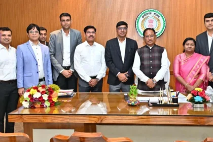 मुख्यमंत्री से राज्य प्रशासनिक सेवा से भारतीय प्रशासनिक सेवा में नियुक्त हुए अधिकारियों ने की सौजन्य भेंट