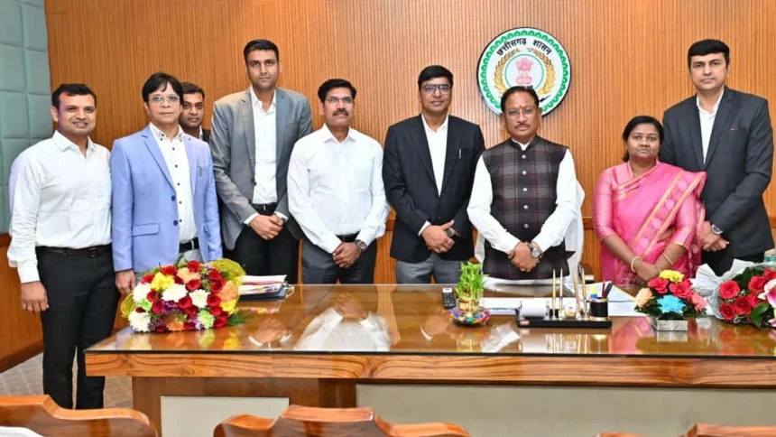 मुख्यमंत्री से राज्य प्रशासनिक सेवा से भारतीय प्रशासनिक सेवा में नियुक्त हुए अधिकारियों ने की सौजन्य भेंट