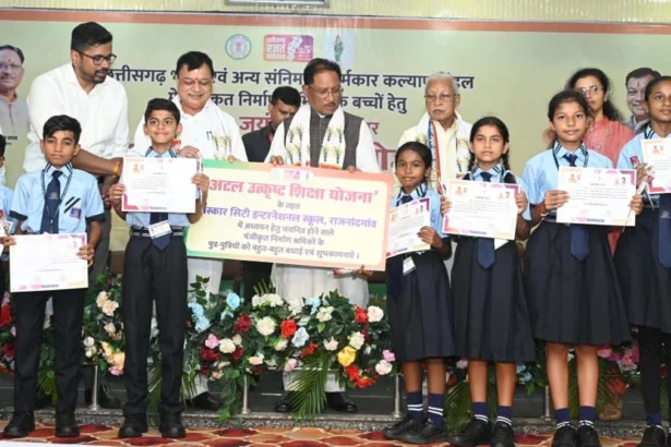 जगदलपुर के श्रमिक की बेटी डिंपल कश्यप अब संस्कार सिटी स्कूल में संवार रही अपना भविष्य