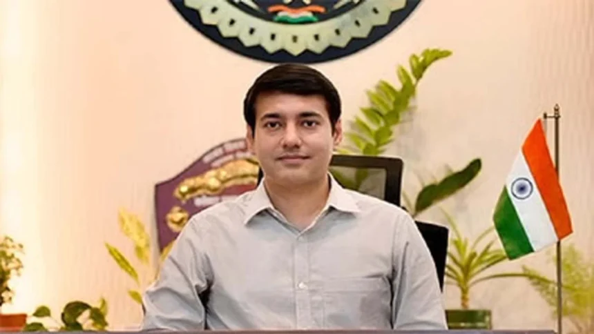 कलेक्टर आकाश छिकारा समय सीमा की बैठक में स्वास्थ्य, शिक्षा विभाग के योजनाओं के क्रियान्वयन पर दिया विशेष जोर