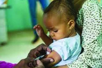 कलेक्टर ने स्वास्थ्य विभाग की समीक्षा बैठक में दिए सख्त निर्देश, मातृ-शिशु स्वास्थ्य व टीकाकरण पर विशेष जोर