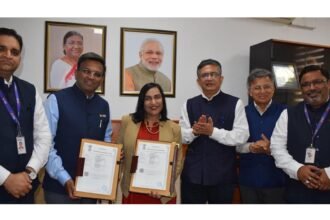 डाक विभाग (डीओपी) और नेशनल स्टॉक एक्सचेंज ऑफ इंडिया लिमिटेड (एनएसई) ने म्यूचुअल फंड डिस्ट्रीब्यूशन के जरिए निवेश की सुविधा बढ़ाने के लिए साझेदारी की