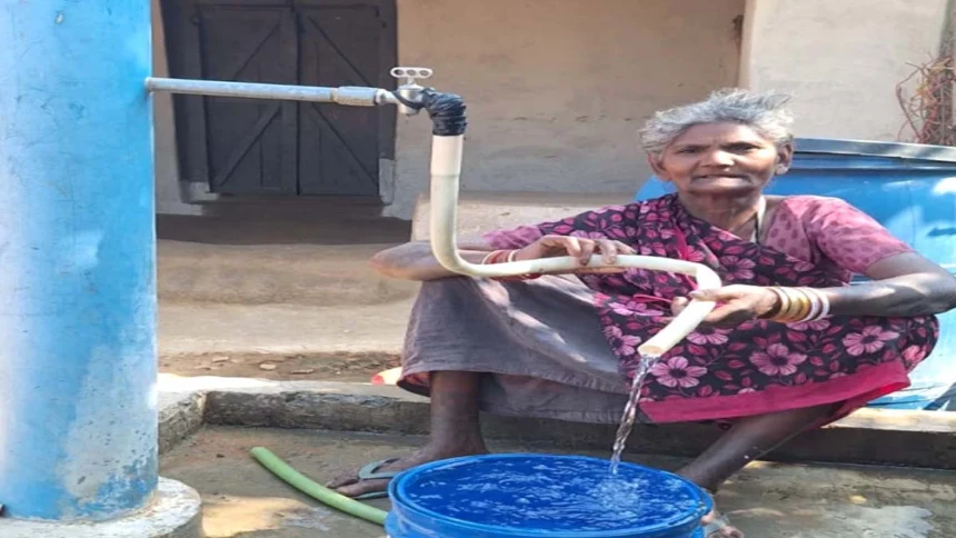 जल जीवन मिशन से बदली फुलमत बाई की जिंदगी, अब नहीं करना पड़ता पानी के लिए संघर्ष