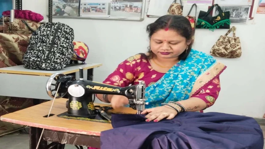 टेलरिंग के व्यवसाय में पूजा देवांगन को मिला मजबूत आधार